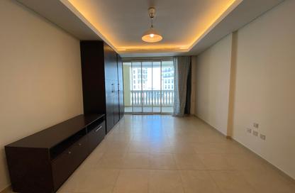 Apartment - Studio - 1 Bathroom for rent in Viva East - Viva Bahriyah - The Pearl Island - Doha