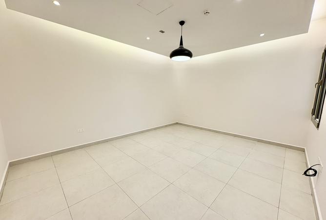 988065 - Property Main Image