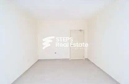 Labor Camp - Studio - 6 Bathrooms for rent in Umm Salal Mahammad - Umm Salal Mohammed - Doha