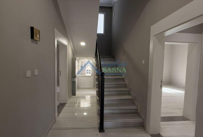 941044 - Property Image 3