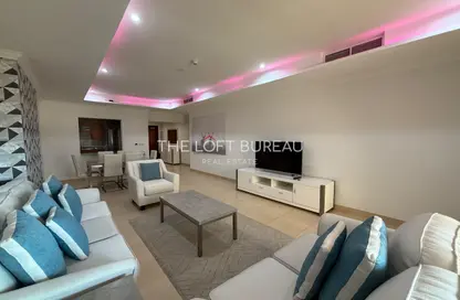 Apartment - 1 Bedroom - 2 Bathrooms for rent in West Porto Drive - Porto Arabia - The Pearl Island - Doha