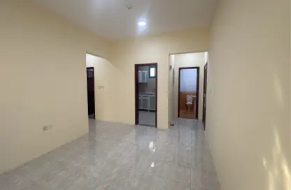 Apartment - 2 Bedrooms - 2 Bathrooms for rent in Umm Ghwailina Comm - Umm Ghuwalina - Umm Ghuwailina - Doha