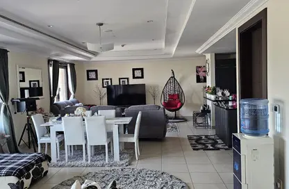 Apartment - 2 Bedrooms - 4 Bathrooms for sale in Tower 19 - Porto Arabia - The Pearl Island - Doha