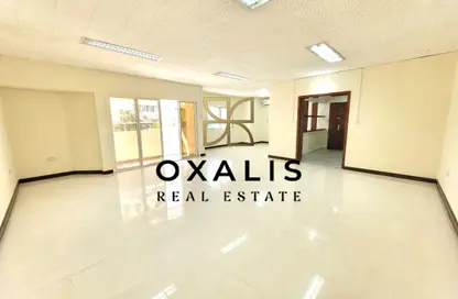 شقة - 3 غرف نوم - 3 حمامات للايجار في شارع ثابت بن زايد - المنصورة - الدوحة