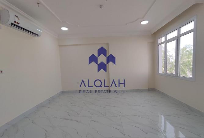 924451 - Property Image 3