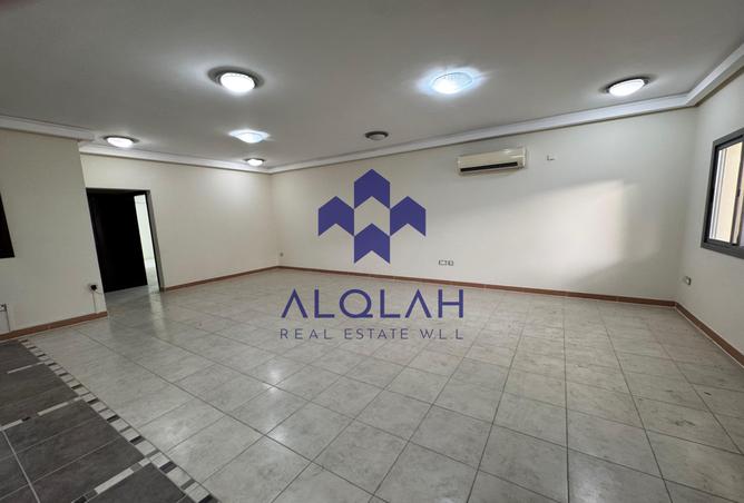 907498 - Property Image 2
