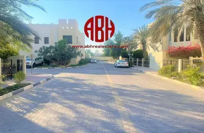 Villa - 4 Bedrooms - 5 Bathrooms for rent in Abu Talha Street - Fereej Bin Omran - Doha