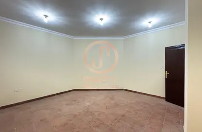 Apartment - 3 Bedrooms - 2 Bathrooms for rent in Al Mansoura - Al Mansoura - Doha