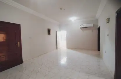 شقة - 3 غرف نوم - 2 حمامات للايجار في بناية مدينة خيلفه 58 - مدينة خليفة جنوب - مدينة خليفة - الدوحة