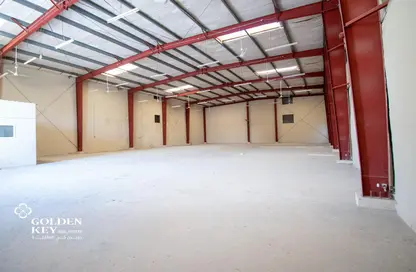 Warehouse - Studio - 6 Bathrooms for rent in Industrial Area 1 - Industrial Area - Doha