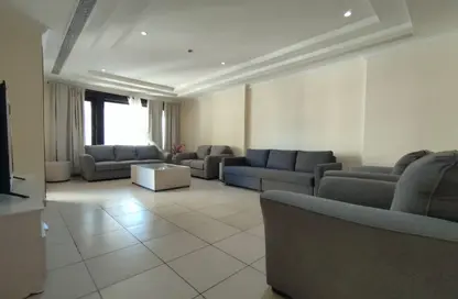 Apartment - 1 Bedroom - 2 Bathrooms for rent in East Porto Drive - Porto Arabia - The Pearl Island - Doha