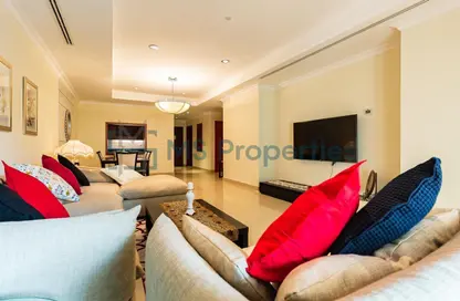 Apartment - 2 Bedrooms - 3 Bathrooms for rent in East Porto Drive - Porto Arabia - The Pearl Island - Doha