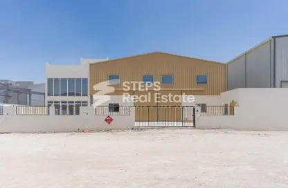 Warehouse - Studio - 6 Bathrooms for sale in East Industrial Street - Birkat Al Awamer - Al Wakra