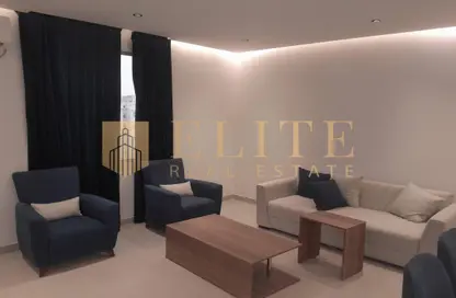 Apartment - 2 Bedrooms - 2 Bathrooms for rent in Umm Ghuwailina 4 - Umm Ghuwailina - Doha