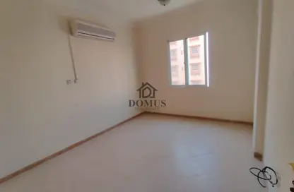 شقة - 3 غرف نوم - 2 حمامات للايجار في شارع حطين - المنتزه - الدوحة