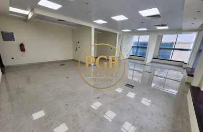Office Space - Studio - 3 Bathrooms for rent in Muntazah 7 - Al Muntazah - Doha