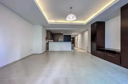 Apartment - Studio - 1 Bathroom for rent in Viva West - Viva Bahriyah - The Pearl Island - Doha