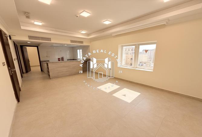 970352 - Property Image 2