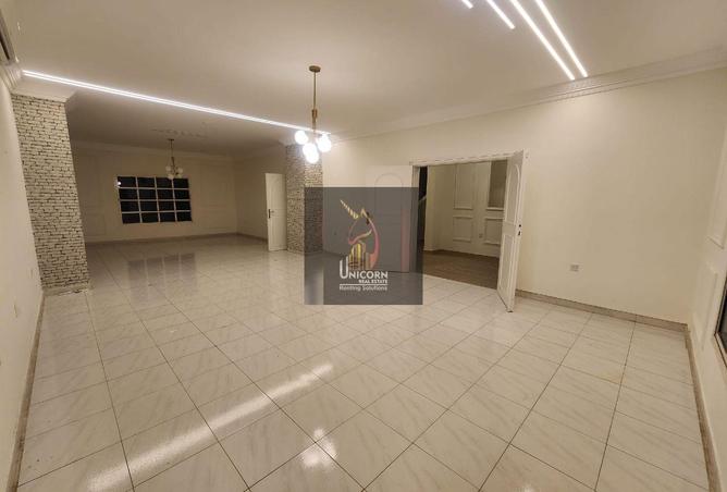 956369 - Property Image 2