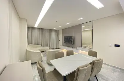 شقة - 2 غرف نوم - 3 حمامات للايجار في مرتفعات مارينا لوسيل - منطقة المارينا - الوسيل