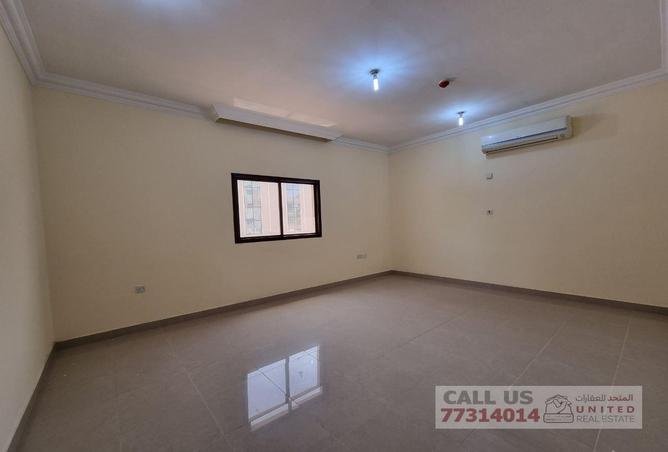 Apartment - 2 Bedrooms - 2 Bathrooms for rent in Bin Omran 28 - Fereej Bin Omran - Doha