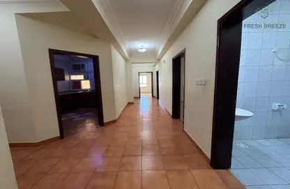 Apartment - 3 Bedrooms - 3 Bathrooms for rent in Umm Ghuwailina 4 - Umm Ghuwailina - Doha
