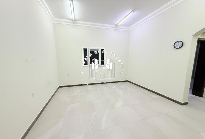 979414 - Property Image 2