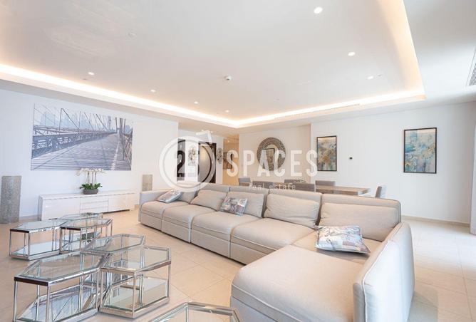 952393 - Property Image 2