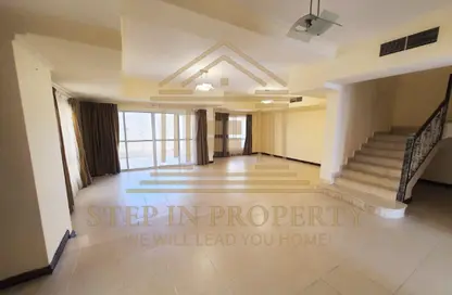 فيلا - 4 غرف نوم - 5 حمامات للايجار في شارع الوعب - الوعب - الدوحة