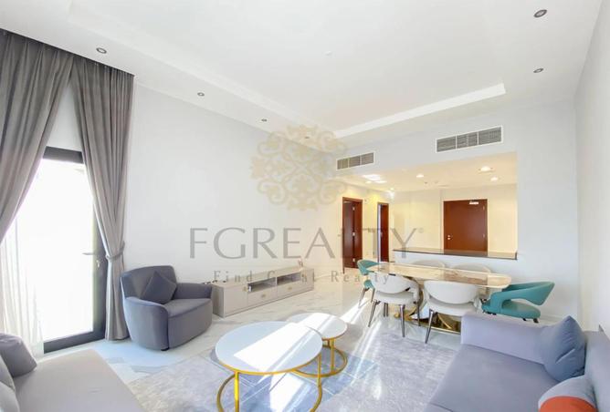 989721 - Property Image 2