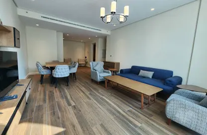 Apartment - 3 Bedrooms - 5 Bathrooms for rent in Floresta Gardens - Floresta Gardens - The Pearl Island - Doha