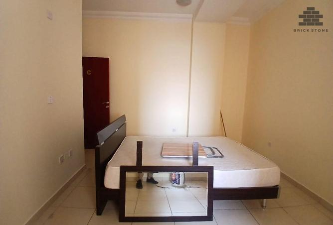903300 - Property Image 2