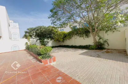 مجمع سكني - 3 غرف نوم - 4 حمامات للايجار في شارع ام السنيم - عين خالد - الدوحة