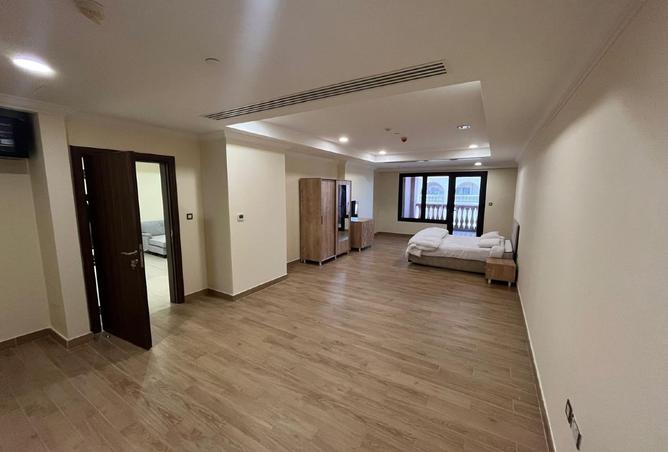 1004252 - Property Image 3