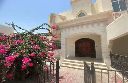 Compound - 4 Bedrooms - 5 Bathrooms for rent in Al Gharrafa - Al Gharrafa - Doha