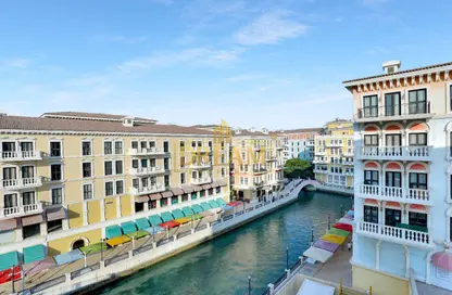 Apartment - 1 Bedroom - 2 Bathrooms for rent in Qanat Quartier - The Pearl Island - Doha