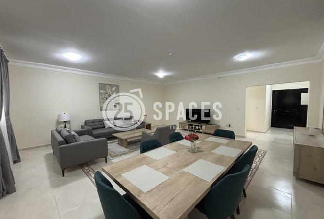 966608 - Property Image 2