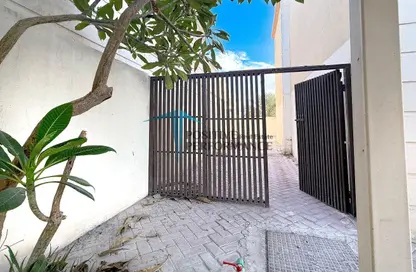 فيلا - 3 غرف نوم - 4 حمامات للايجار في شارع الدانة - مريخ - المريخ - الدوحة