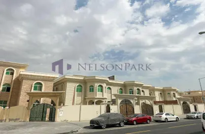 شقة - 6 غرف نوم - 7 حمامات للبيع في جنوب مويثر - منطقة مويثر - الدوحة