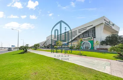 Apartment - 1 Bedroom - 2 Bathrooms for rent in Barwa Commercial Avenue - Umm Al Seneem - Doha