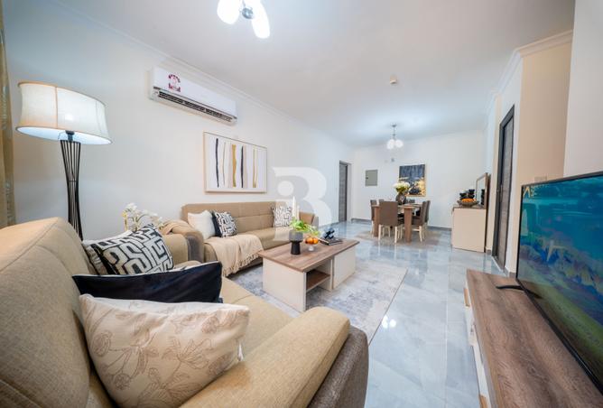 956321 - Property Image 3