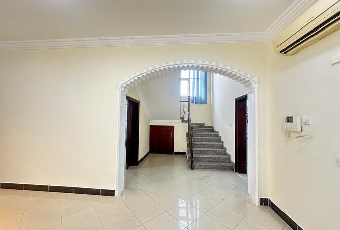 988227 - Property Image 3