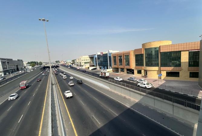 985613 - Property Image 2