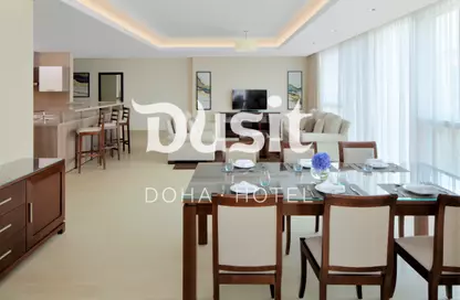 شقة - 3 غرف نوم - 4 حمامات للايجار في فندق دوسيت الدوحة - شارع الدبلوماسي - الخليج الغربي - الدوحة