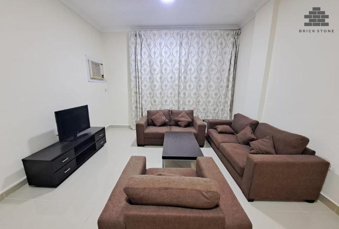 983213 - Property Image 2