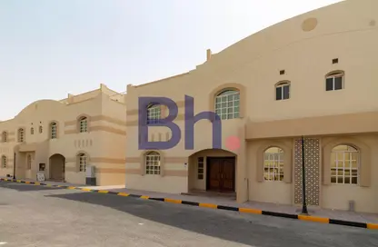 Villa - 5 Bedrooms - 4 Bathrooms for rent in Ain Khaled Villas - Ain Khaled - Doha