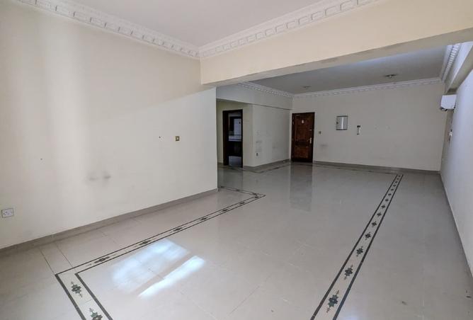 954711 - Property Image 2