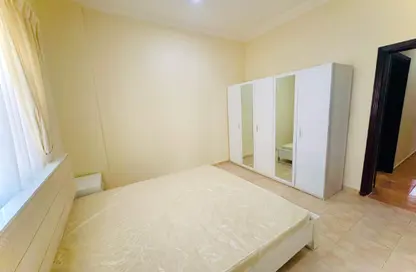 Apartment - 2 Bedrooms - 2 Bathrooms for rent in Bin Omran - Fereej Bin Omran - Doha
