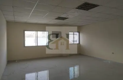 شقة - 3 غرف نوم - 2 حمامات للايجار في شارع المطار القديم - طريق المطار القديم - الدوحة