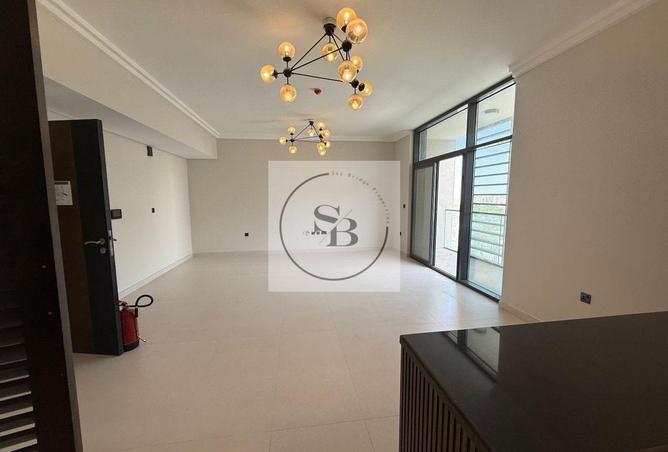 967133 - Property Main Image